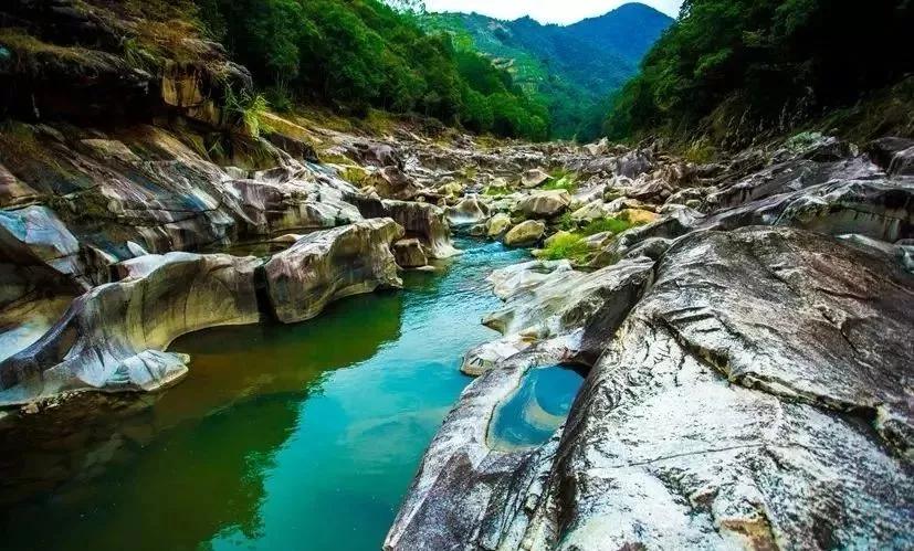 LOL比赛图片，自然美景探险之旅，探寻内心平和的力量